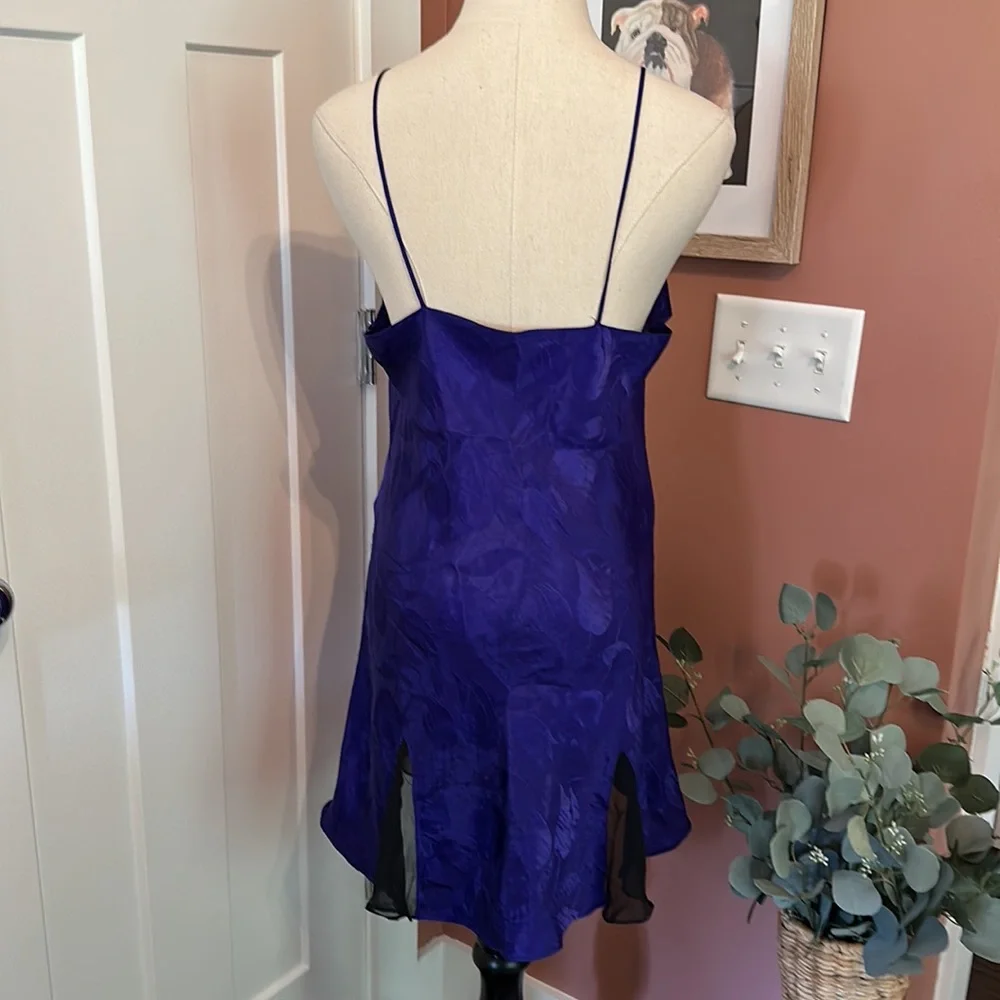 Victoria’s Secret 2-piece 2012 purple black embossed M/6 polyester nightie/panty